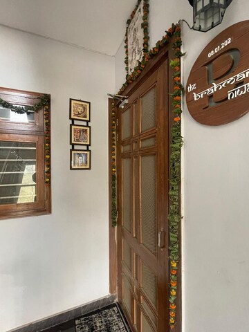 Furnished Amenities in 3 BHK Builder Floor at BPTP Parkland, Sector 75 – for Rent