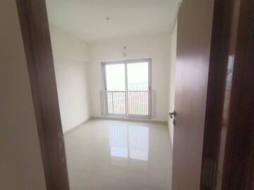 Room in 2 BHK Apartment at Mayfair The View, Vikhroli West – for Rent
