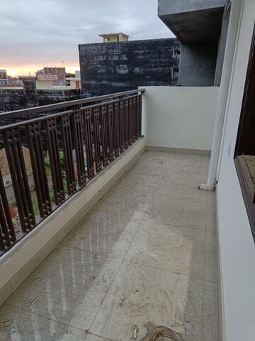 Balcony in 4 BHK Apartment at Manimajra – for Rent