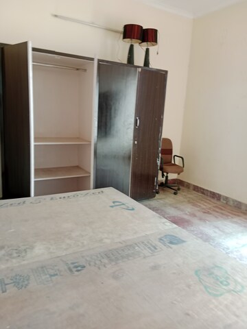 Room in 2 BHK Builder Floor at Sector 13 – for Rent