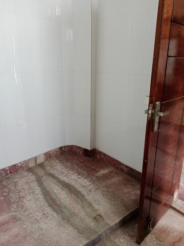 Bedroom in 2 BHK Builder Floor at Sector 13 – for Rent