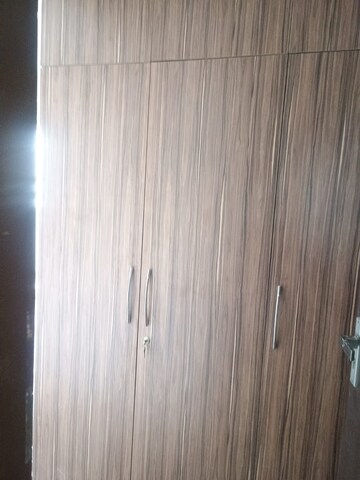 Furnished Amenities in 4 BHK Apartment at Tata Primanti-Tower Residences, Sector 72 – for Rent