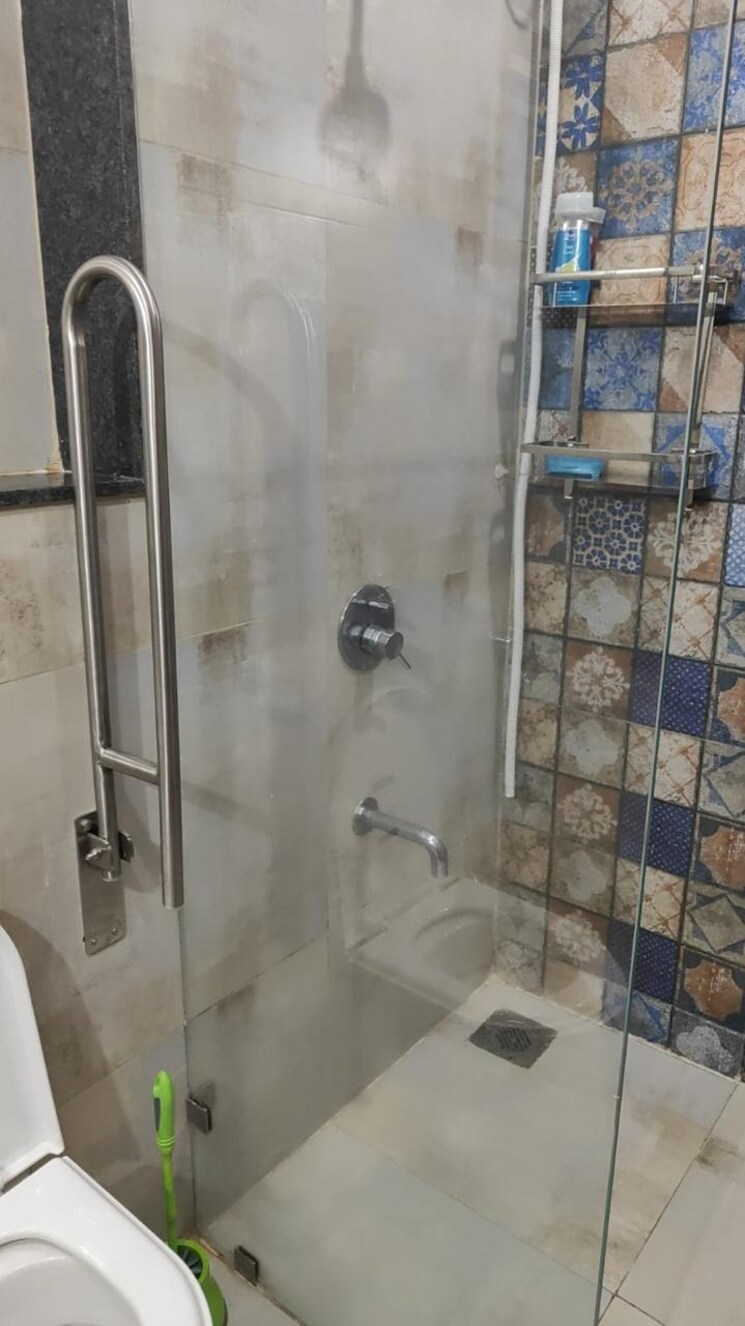 Bathroom, kumar-paradise-pune 1 Bedroom 505 Sq.Ft. Apartment In Magarpatta City Pune 8140195