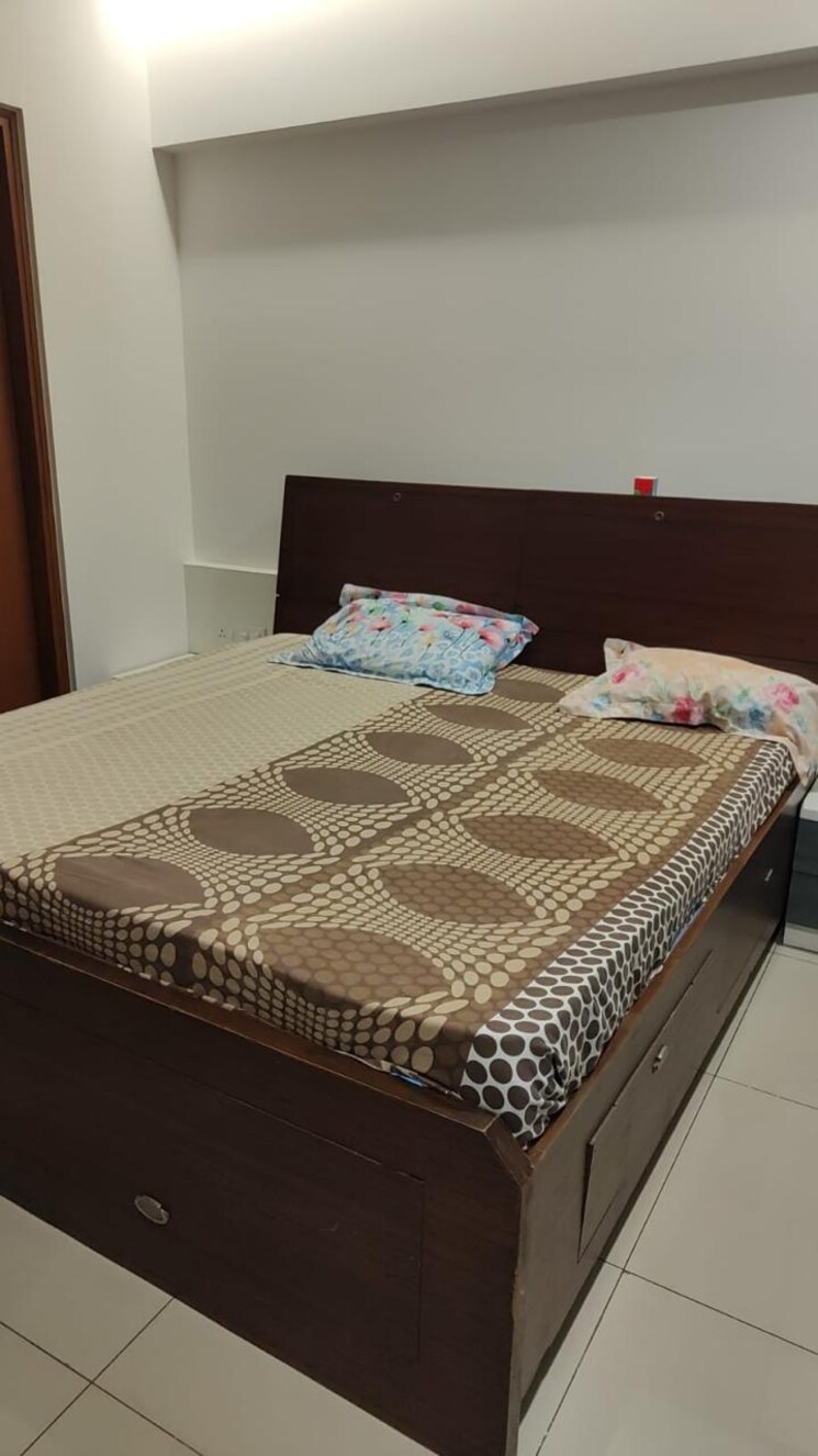 Bedroom, kumar-paradise-pune 1 Bedroom 505 Sq.Ft. Apartment In Magarpatta City Pune 8140195