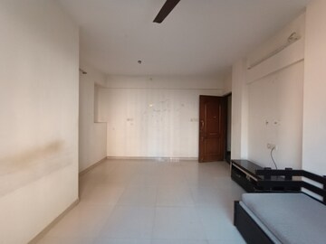 Room in 2 BHK Apartment at Lodha Paradise, Majiwada – for Rent