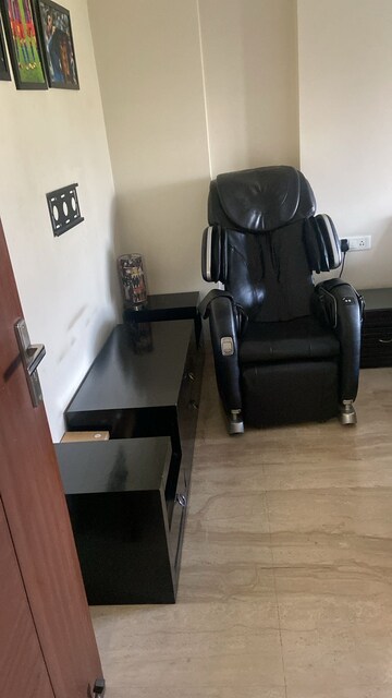 Gym in 4 BHK Builder Floor at Infinite Luxury, South City 2 – for Rent