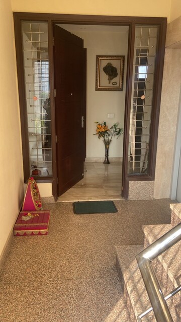 Building Lobby in 4 BHK Builder Floor at Infinite Luxury, South City 2 – for Rent