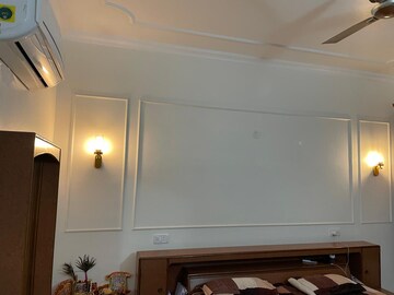 Furnished Amenities in 3 BHK Builder Floor at Auram Floor, South City 2 – for Rent