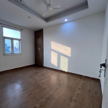 Room in 3 BHK Builder Floor at Chattarpur – for Rent