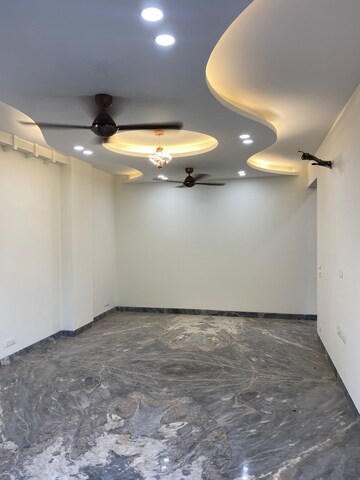Room in 3 BHK Builder Floor at Ansal Sushant Lok I, Sector 43 – for Rent