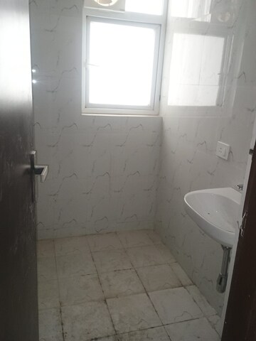 Bathroom in 3 BHK Apartment at Tata Primanti-Executive Apartments, Sector 72 – for Rent