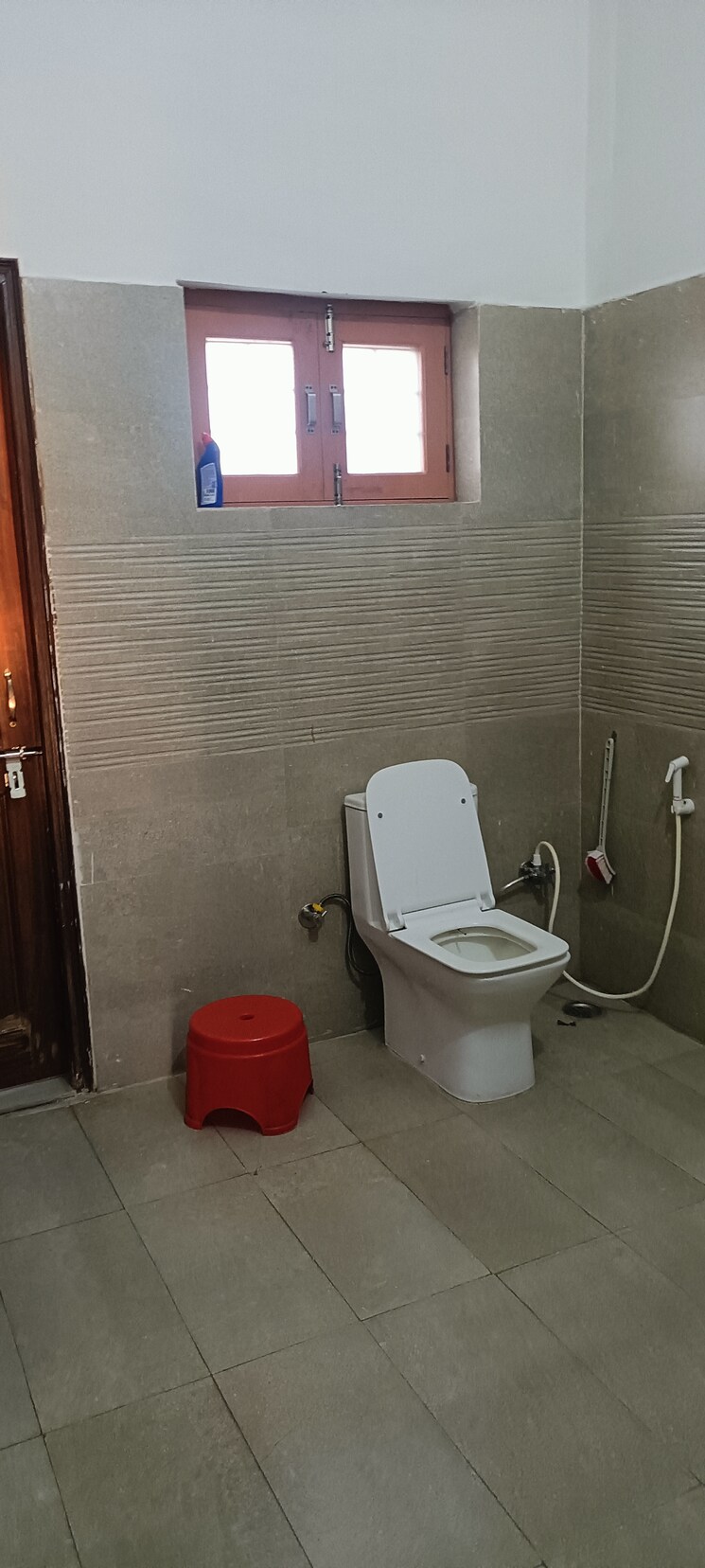 Bathroom, rajpur road 3 Bedroom 170 Sq.Yd. Independent House In Rajpur Road Dehradun 8140478