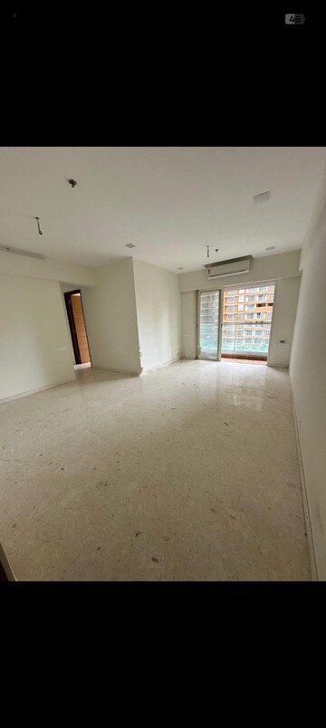 Room in 3 BHK Apartment at Ekta Tripolis, Goregaon West – for Rent