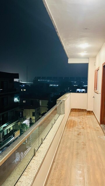 Kitchen in 3 BHK Builder Floor at Sector 37 – for Rent