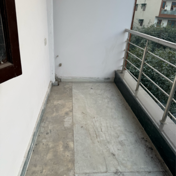 Balcony in 1.5 BHK Builder Floor at Sector 63a – for Rent