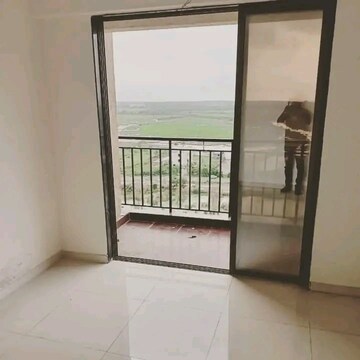 Room in 2 BHK Apartment at Ekta World Parksville, Virar West – for Rent