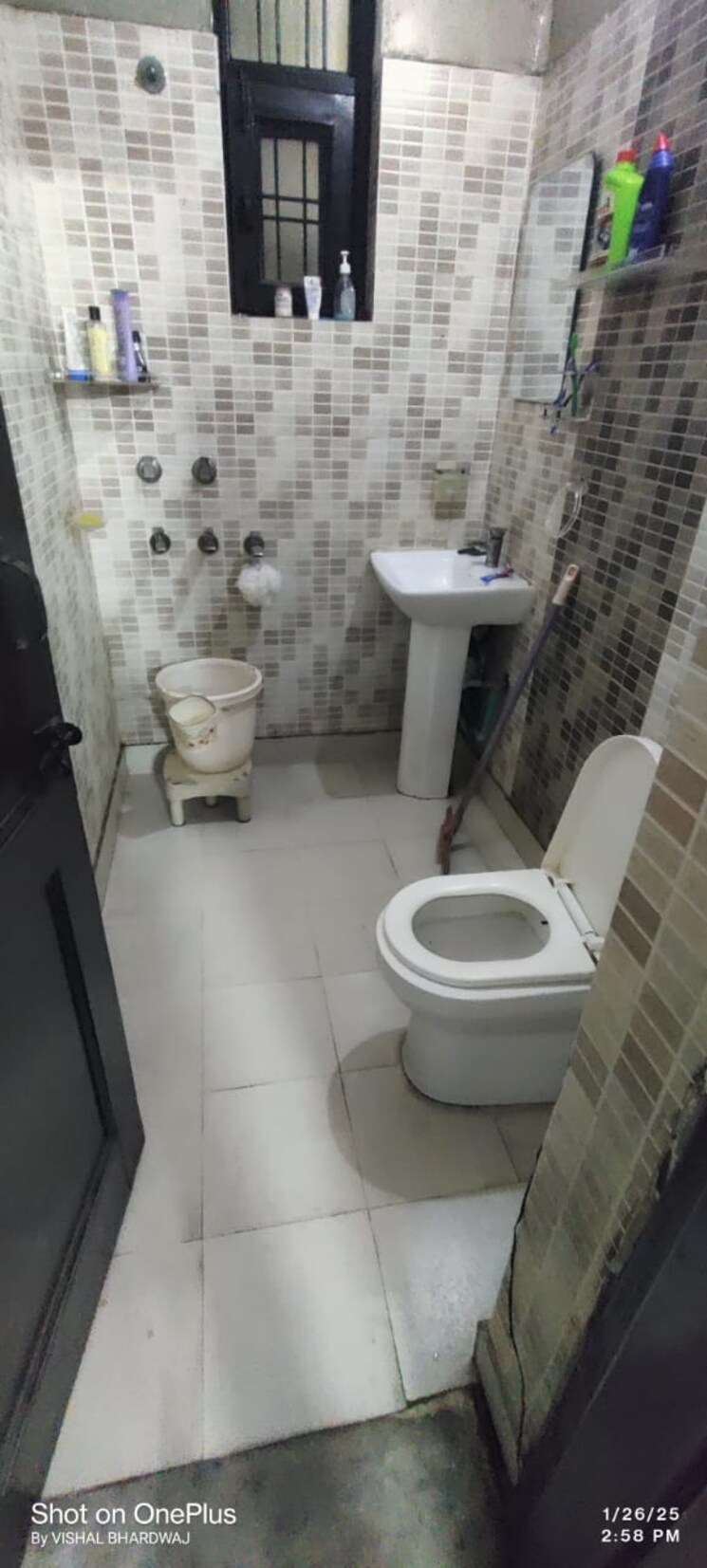 Bathroom, sector 32 2 Bedroom 1125 Sq.Ft. Builder Floor In Sector 32 Faridabad 8140715