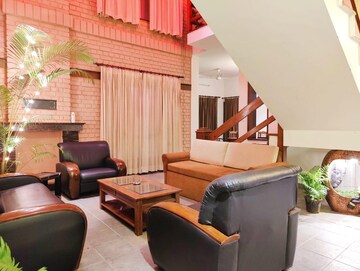 Living Room in 4 BHK Independent House at JakhaN-Rajpur Road – for Rent