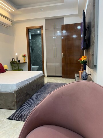 Balcony in 1 RK Builder Floor at Sector 38 – for Rent