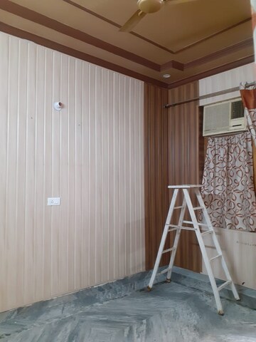 Staircase in 3 BHK Builder Floor at Sector 31 – for Rent