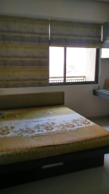 Bedroom in 3 BHK Apartment at Thaltej – for Rent