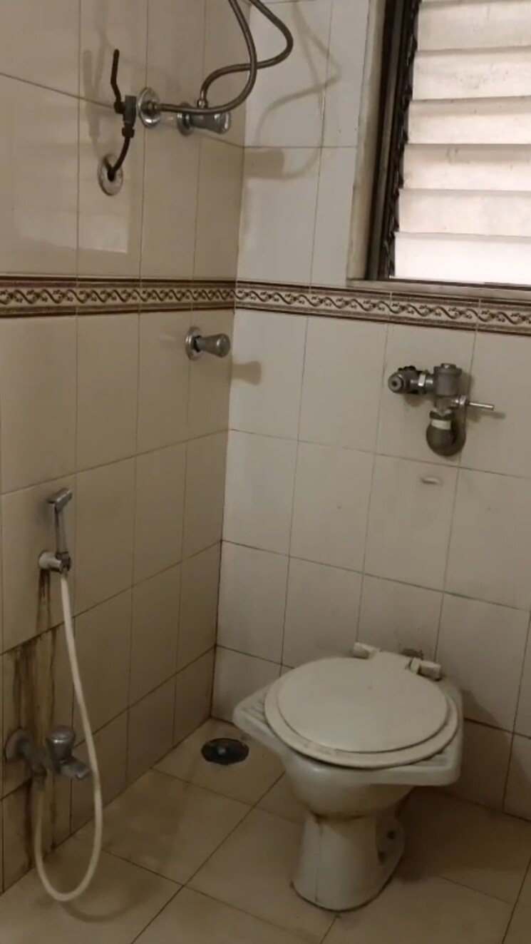 Bathroom, parshvanath-hansraj-height 2 Bedroom 700 Sq.Ft. Apartment In Manpada Thane 8140992