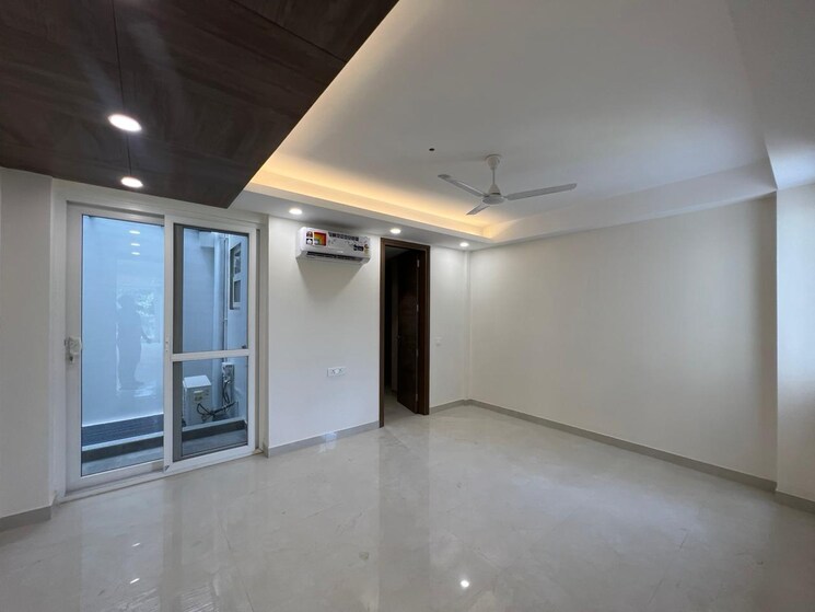 Room, chattarpur 3 Bedroom 135 Sq.Yd. Builder Floor In Chattarpur Delhi 8141019
