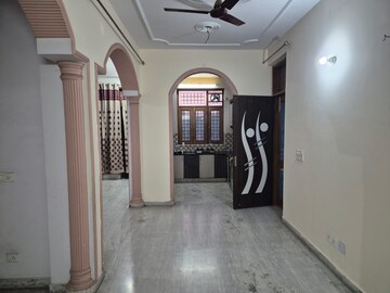 Living Room in 2.5 BHK Independent House at Gardenia Glory, Sector 46 – for Rent
