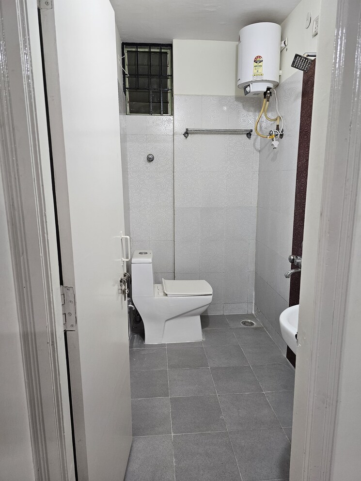 Bathroom, slv-pearl-hbr-layout 2 Bedroom 1185 Sq.Ft. Apartment In Hbr Layout Bangalore 8141065