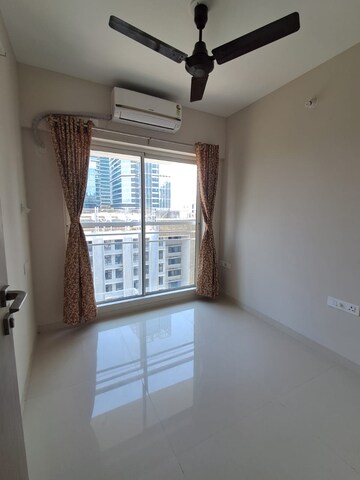 Room in 2 BHK Apartment at Sugee Atharva, Prabhadevi – for Rent