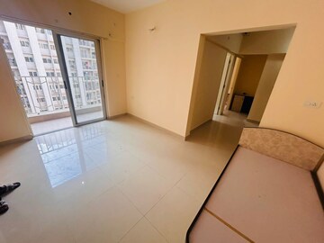 Master Bedroom in 2 BHK Apartment at Amanora Trendy Homes, Hadapsar – for Rent
