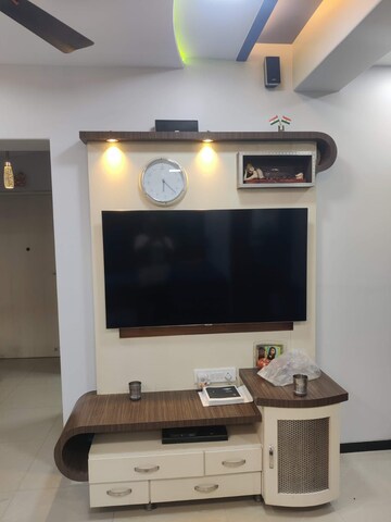 Furnished Amenities in 2 BHK Apartment at Giri Vihar chs, Kandivali West – for Rent