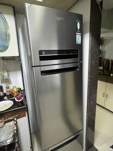 Furnished Amenities in 2 BHK Apartment at Giri Vihar chs, Kandivali West – for Rent