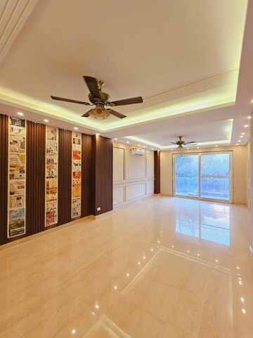 Living Room in 4 BHK Builder Floor at SS Mayfield Gardens, Sector 51 – for Sale