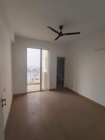 Room in 3 BHK Apartment at Emaar Gurgaon Greens, Sector 102 – for Rent
