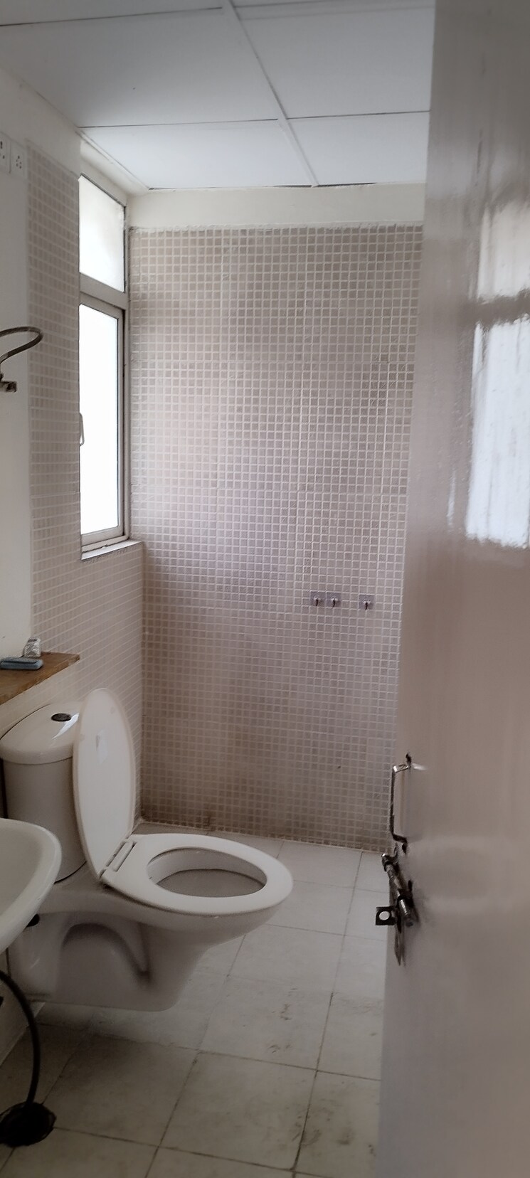 Bathroom, jaypee-greens-kosmos 2 Bedroom 950 Sq.Ft. Apartment In Sector 134 Noida 8141175