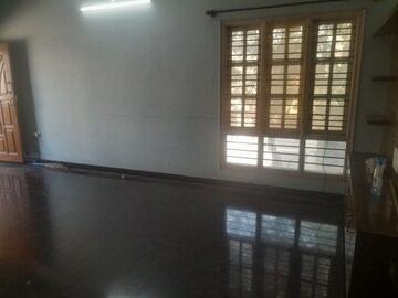 Room in 2 BHK Builder Floor at Nri Layout – for Rent