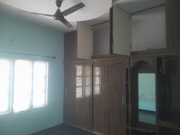 Room in 2 BHK Builder Floor at Nri Layout – for Rent