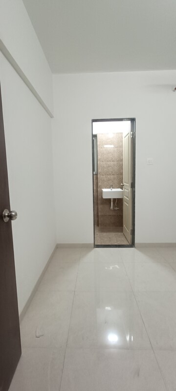 Room in 1 BHK Apartment at Gold Silver Crest, Santacruz East – for Rent