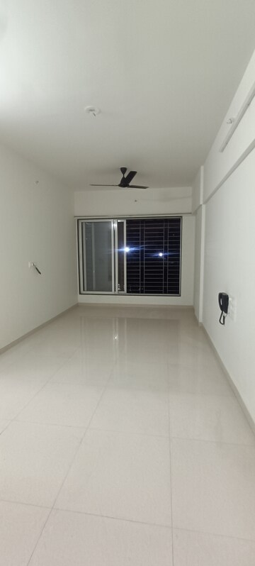 Room in 1 BHK Apartment at Gold Silver Crest, Santacruz East – for Rent
