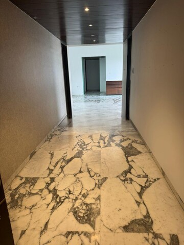 Room in 3 BHK Apartment at Lodha Bellissimo, Mahalaxmi – for Rent