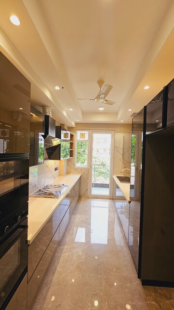 Master Bedroom in 3 BHK Builder Floor at CS Roseate 63, Sector 63a – for Sale
