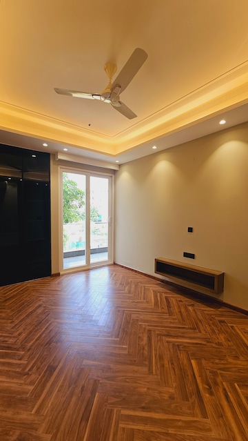 Furnished Amenities in 3 BHK Builder Floor at CS Roseate 63, Sector 63a – for Sale