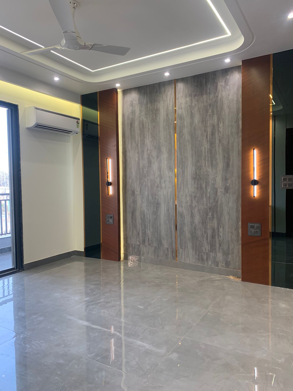 4 BHK + Pooja Room,Servant Room,Study Room,Extra Room Builder Floor For Sale in Sushant Lok 3