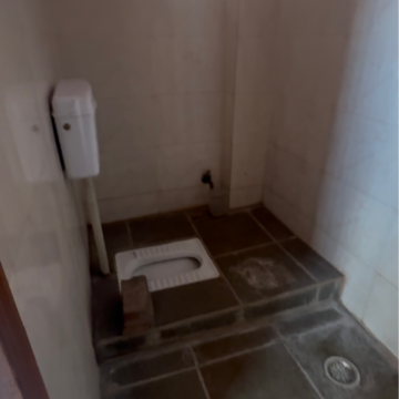 Bathroom in 2.5 BHK Builder Floor at Sector 63 – for Rent