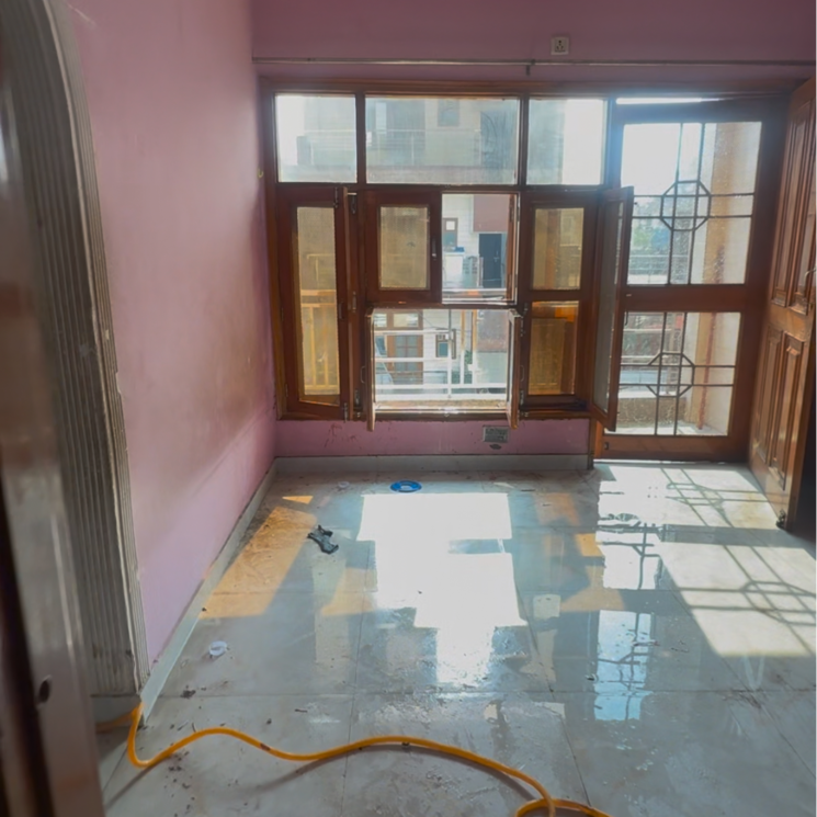 Room, sector 63 2.5 Bedroom 1200 Sq.Ft. Builder Floor In Sector 63 Noida 8141265