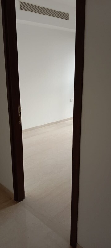 Room in 3 BHK Apartment at Lodha Marquise, Worli – for Rent