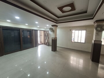 Parking in  Showroom at Vadapalani – for Rent