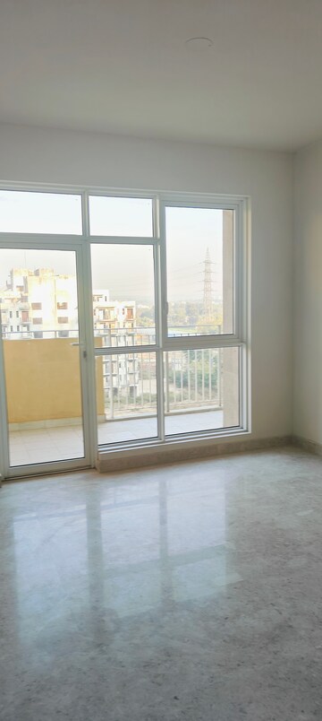 Room in 3 BHK Apartment at Ireo The Corridors, Sector 67a – for Rent