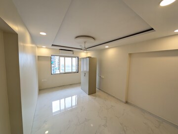 Room in 4 BHK Apartment at Urbania 140 Shivaji Park, Dadar West – for Rent